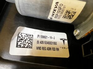 MECHANIZM PODNOŚNIK SILNIK SZYBY PRZÓD PRAWY TESLA MODEL 3 PRZEDLIFT