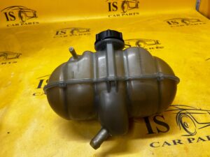 ZBIORNIK ZBIORNICZEK WYRÓWNAWCZY PŁYNU CHŁODZĄCEGO FORD MUSTANG VI USA