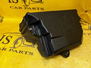 OBUDOWA SKRZYNKA BEZPIECZNIKÓW DACIA SANDERO III 2023R