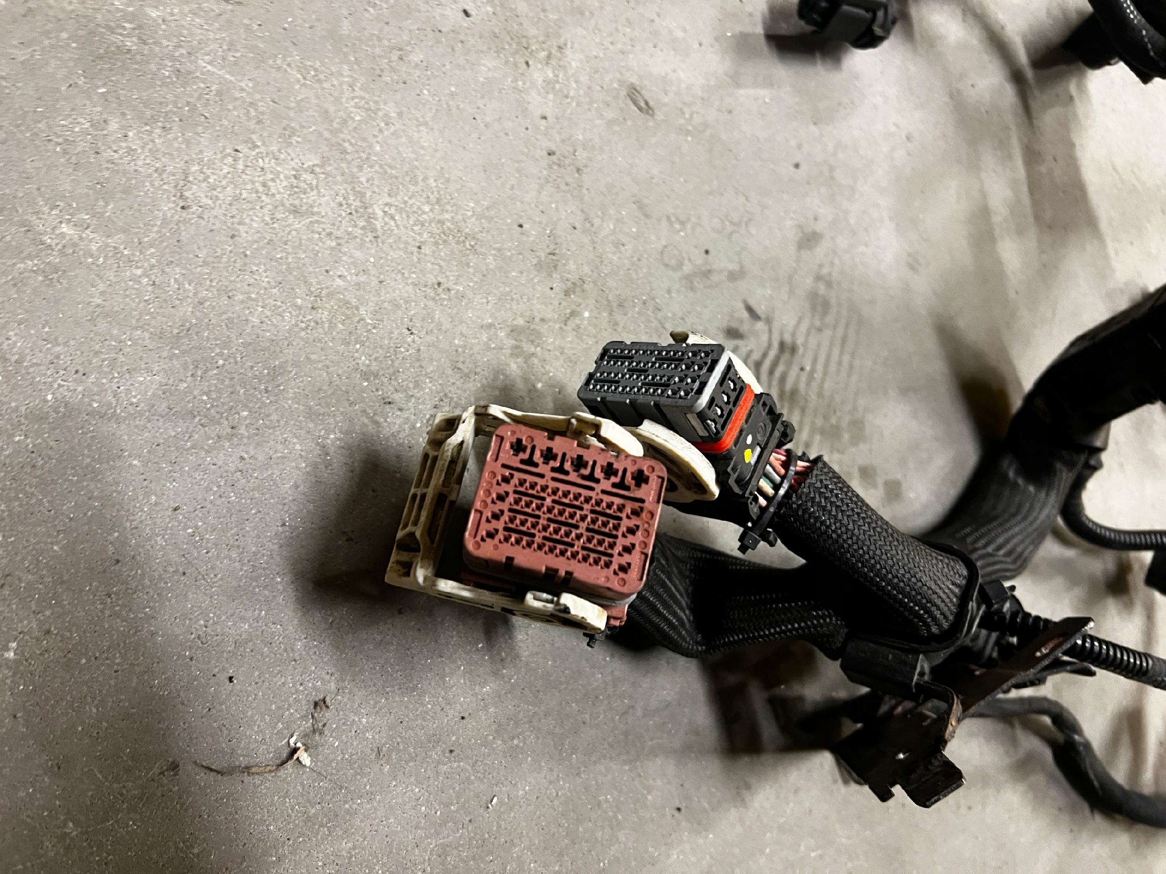 WIAZKA INSTALACJA OKABLOWANIE SILNIKA PEUGEOT CITROEN 1.6 E-HDI