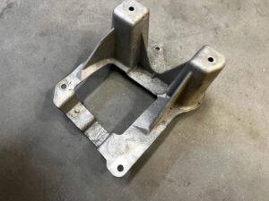 WSPORNIK BLACHA MOCOWANIE LAND ROVER DISCOVERY 5 V L462