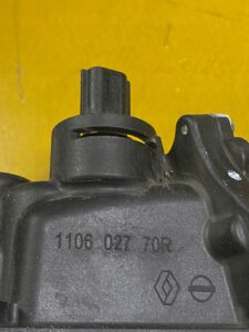 OBUDOWA TERMOSTATU Q30 RENAULT MERCEDES 1.5 DCI