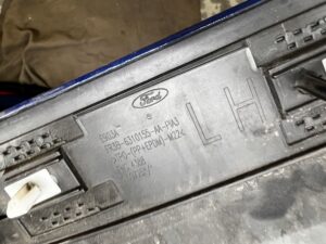 LISTWA NAKŁADKA PROGOWA PRÓG LEWA LEWY FORD FORD MUSTANG VI N6