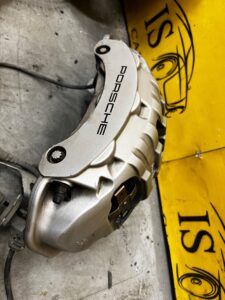 KOMPLET TARCZE HAMULCE ZACISKI PORSCHE CAYENNE 7P5 LIFT 4.2D