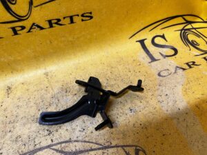 MOCOWANIE WSPORNIK UCHWYT BLACHA RENAULT 1.5 DCI