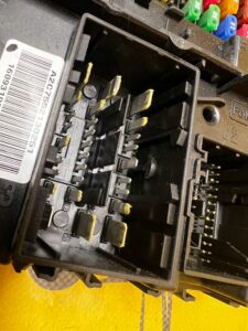 SKRZYNKA PUSZKA BEZPIECZNIKÓW MODUŁ BSI FORD FUSION LIFT USA 2.0 ECOBOOST