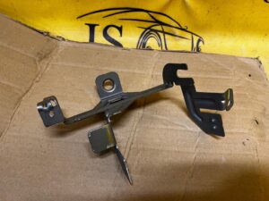 UCHWYT WSPORNIK MOCOWANIE BLACHA DACIA SANDERO III 2023R