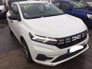DACIA SANDERO 2023 III 3 BIAŁY KOMPLETNY PRZÓD CHŁODNICE MASKA LAMPY