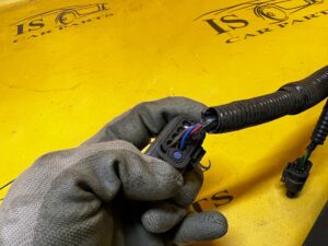 BELKA ABSORBER ZDERZAKA TYŁ WIĄZKA CZUJNIKÓW PARKOWANIA TYŁ INFINITI Q30