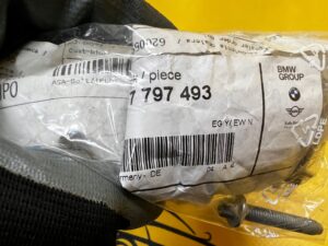 20 X ŚRUBA OBUDOWY POŚREDNIEJ GŁOWICY CYLINDRÓW BMW M6X31 NOWA OEM