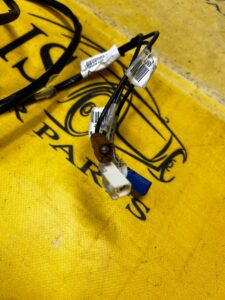 INSTALACJA WIĄZKA ANTENY RADIO NAVI GPS DACIA SANDERO III