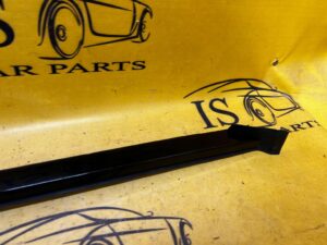 LEWA LISTWA SZYBY CZOŁOWEJ PEUGEOT 3008 II 5008 II