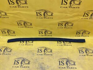 USZCZELKA LISTWA PODSZYBIA PRZÓD RENAULT CLIO V