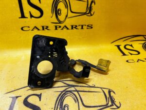 RYGIEL ZAMEK MASKI PRZÓD JAGUAR XJ X350 2003-2009