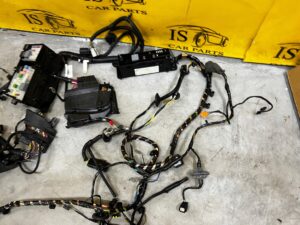 WIĄZKA KABINY SKRZYNKA BEZPIECZNIKÓW FORD KUGA MK2