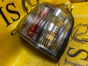 LAMPA TYLNA TYŁ PRAWA W BŁOTNIK LEXUS RX 450H ORYGINAŁ