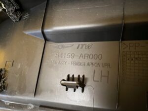 LEWA GÓRNA OSŁONA POKRYWA BŁOTNIKA PRZÓD GENESIS GV70