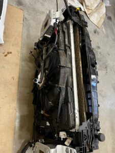 FORD KUGA MK3 MASKA LAMPY PRZÓD CHŁODNICE ST LINE FROZEN WHITE