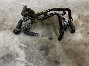 RURA RURKA PRZEWÓD WĄŻ WODY CHŁODZENIA AUDI A4 B9 8W 2.0 TDI