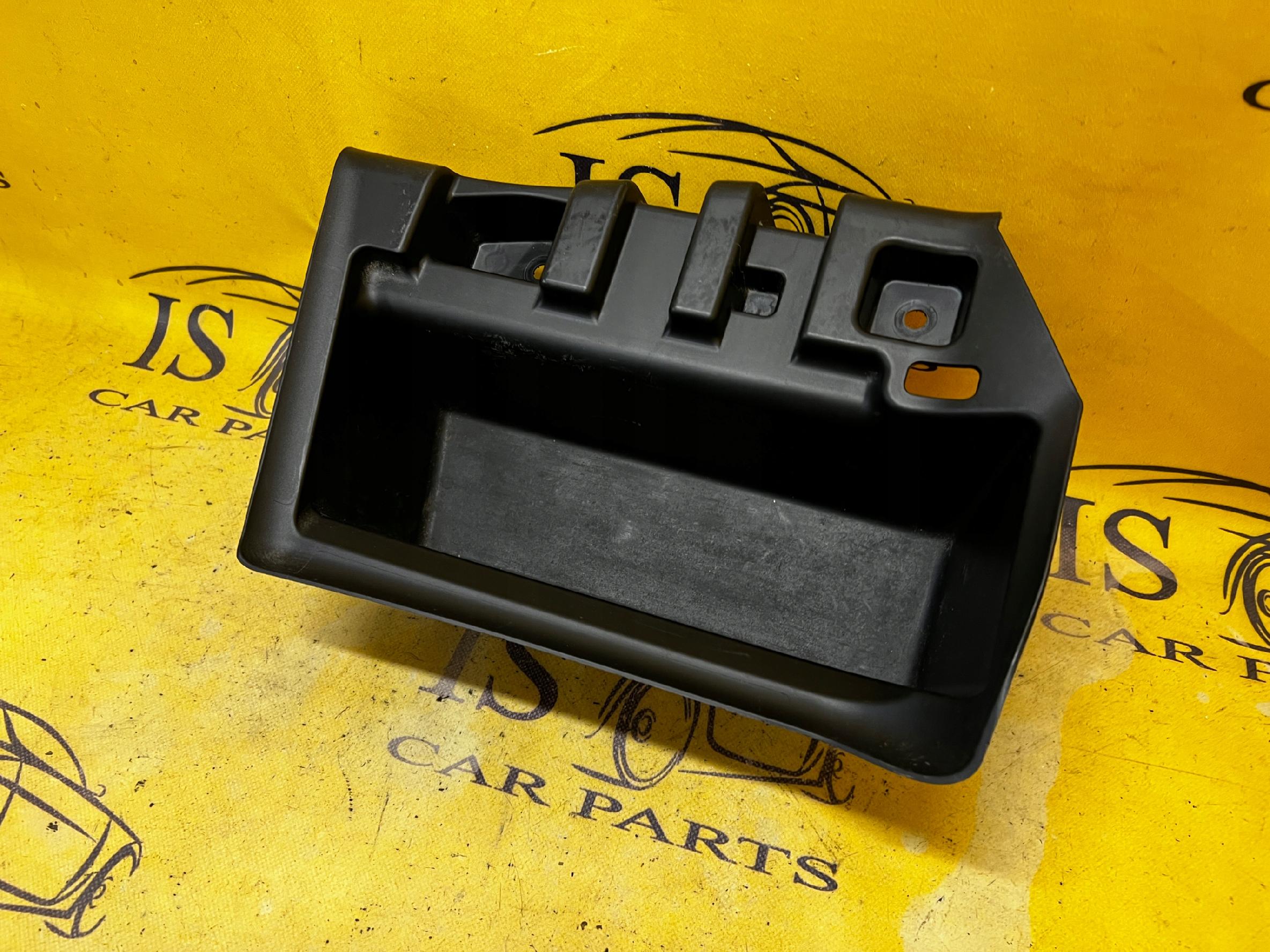 SCHOWEK WNĘKA BAGAŻNIKA PRAWY BMW 5 G30