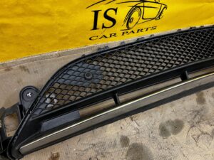 MERCEDES E KLASA 213 AMG KRATKA ZDERZAKA ŚRODKOWA