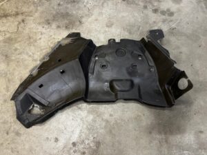 WYGŁUSZENIE NADKOLA BŁOTNIKA TYŁ LEWY BMW X6 F16 E71