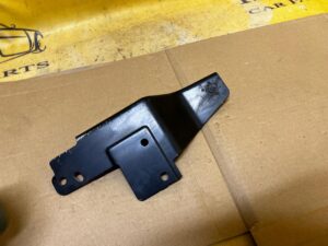 WSPORNIK MOCOWANIE ZDERZAKA LEWY TYŁ LR RANGE ROVER EVOQUE II L551