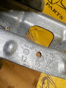 WSPORNIK MOCOWANIE UCHWYTU PODSUFITKI PORSCHE CAYENNE II 7P5 LIFT 92A