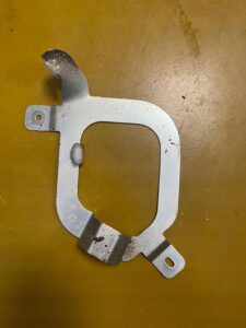 MOCOWANIE BLACHA WSPORNIK UCHWYT INFINITI Q50 Q70