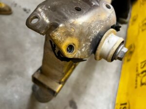 BELKA POD CHŁODNICE KŁY STREFY PEUGEOT 508 I LIFT