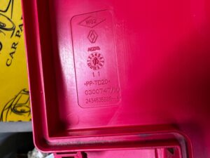 POKRYWA SKRZYNKI BEZPIECZNIKÓW RENAULT ZOE I Z.E.