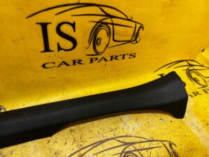 LISTWA OSŁONA SŁUPKA PROGU PRAWY PRZÓD MERCEDES E-KLASA W213