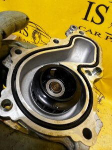 POMPA POMPKA WODY FORD ESCAPE MK4 1.5 EB