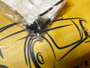 4 X WKRĘT ŚRUBA LISTWY POKRYWY BAGAŻNIKA TS 4X10 BMW 3 E36 NOWY OEM