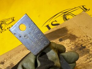 WSPORNIK MOCOWANIE AKUMULATORA VOLKSWAGEN GOLF VIII