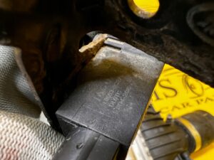 CZUJNIK POZIOMOWANIA ŚWIATEŁ TYŁ LEWY RANGE ROVER VELAR L560