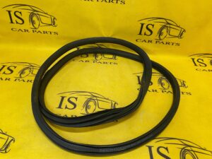 USZCZELKA DRZWI PRZÓD LEWA PRAWA MERCEDES W257