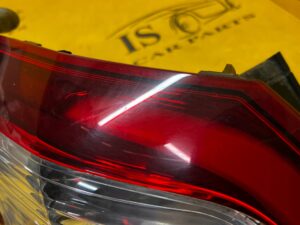 LAMPA TYŁ TYLNA LEWY LEWA W BŁOTNIK PEUGEOT 308 II T9 HB