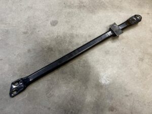 WSPORNIK USZTYWNIAJĄCY NADWOZIE LAND ROVER DISCOVERY 5 V L462