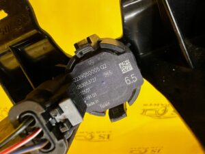 CZUJNIK PARKOWANIA PDC KOSZYK PRZÓD LEWY MERCEDES C KLASA W206 AMG