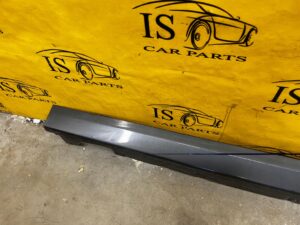 BMW SERIA 1 F40 LISTWA NAKŁADKA PROGOWA PRAWA B39