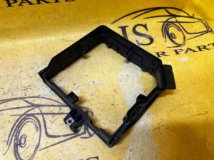 WSPONIK MOCOWANIE SKRZYNKI BEZPIECZNIKÓW RENAULT MEGANE IV