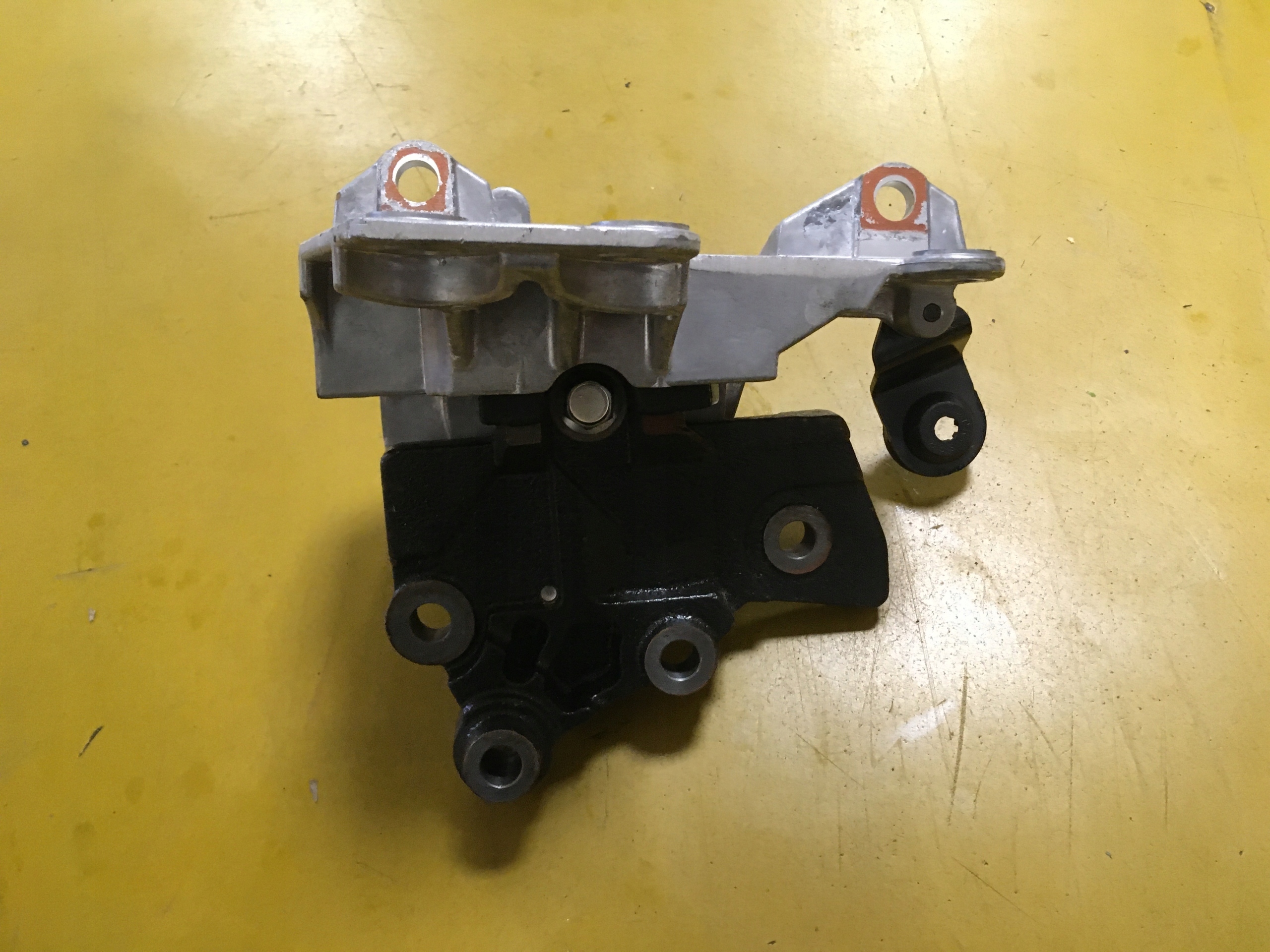 ŁAPA PODUSZKA SILNIKA NISSAN X-TRAIL T32 2.0 DCI