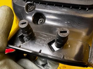 LAMPA TYLNA W KLAPĘ PRAWA FORD ESCAPE MK4