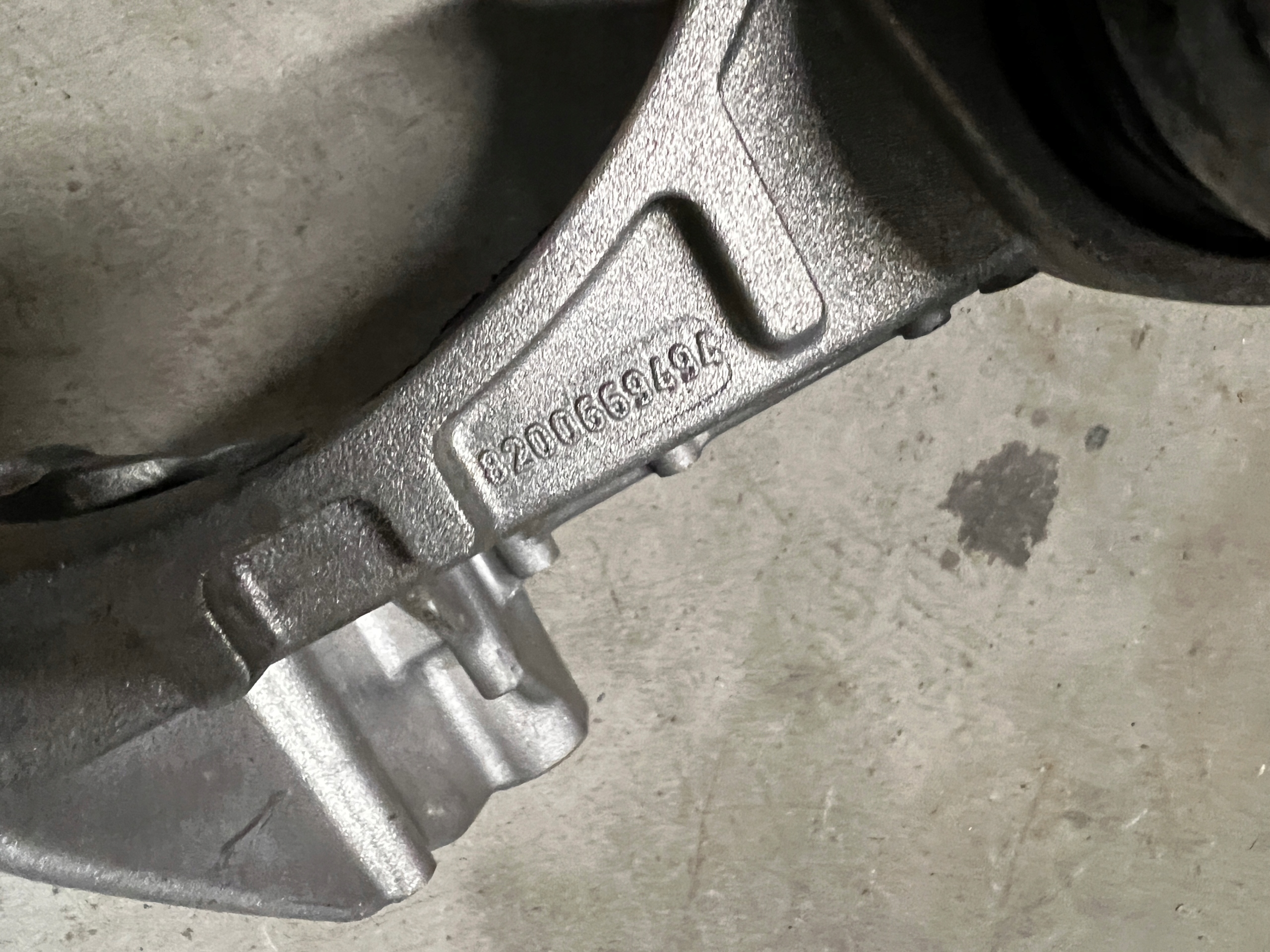 ŁAPA MOCOWANIE NAPINACZ ALTERNATORA RENAULT MEGANE IV 1.5 DCI