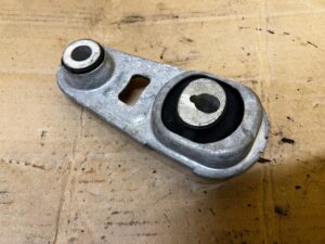 WSPORNIK MOCOWANIE PODUSZKA SILNIKA RENAULT MEGANE IV 1.6 DCI