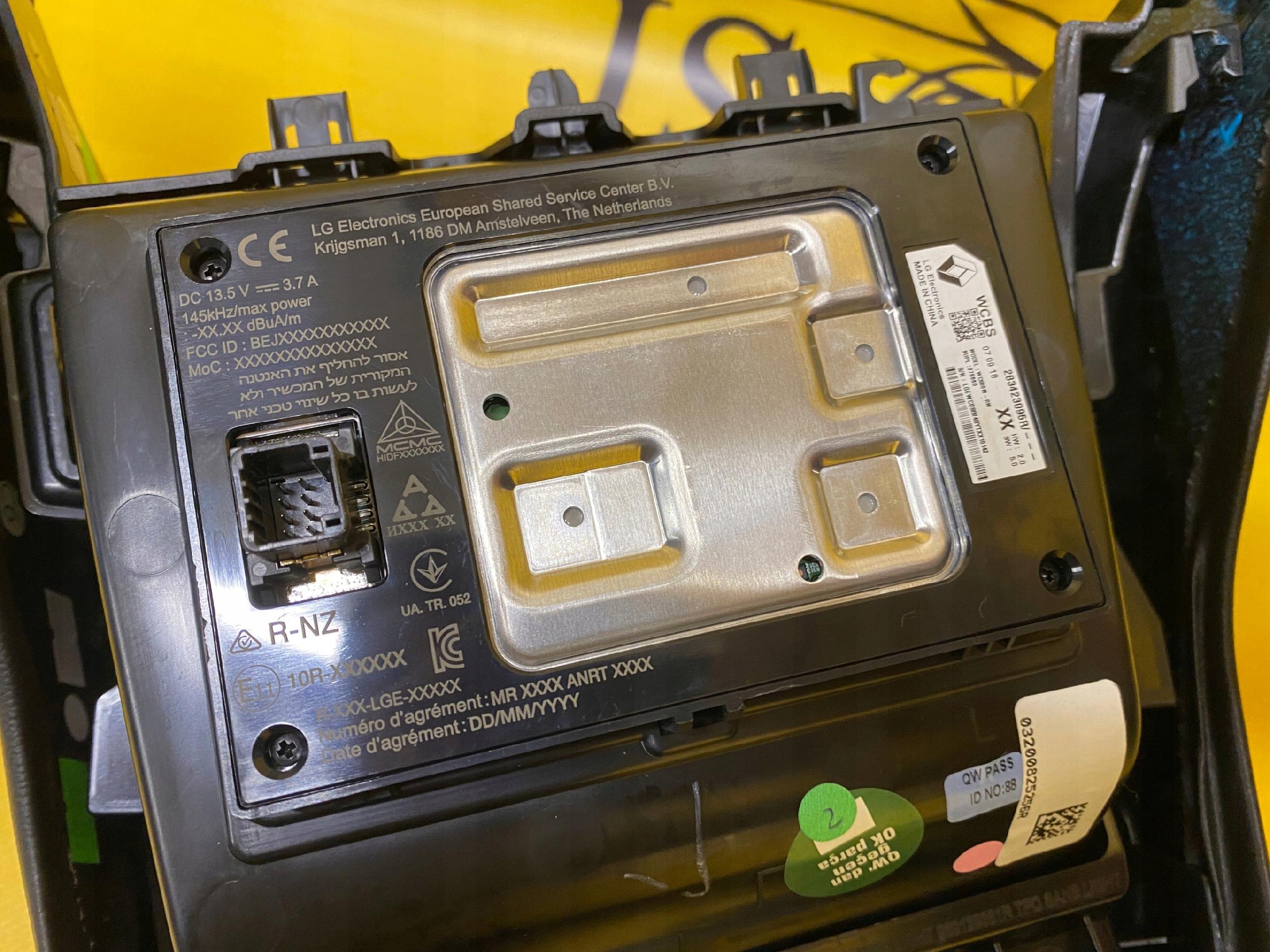 ŁADOWARKA INDUKCYJNA RAMKA TUNELU RENAULT CLIO V