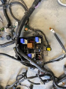 INSTALACJA WIĄZKA KOMORY SILNIKA NISSAN E-NV200