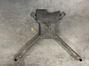 WSPORNIK POPRZECZKA ROZPÓRKA ZAWIESZENIA TYŁ TYLNEGO TYLNA BMW M5 F90