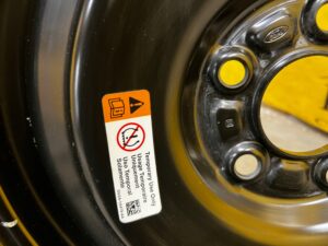 KOŁO DOJAZDOWE 125/80 R16 ZESTAW NAPRAWCZY LEWAREK FORD FUSION LIFT USA